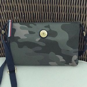 Tommy Hilfiger bag